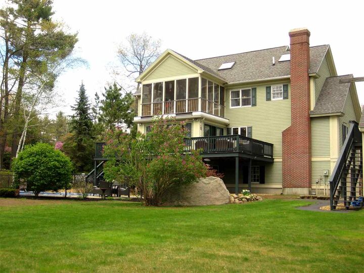 Property Photo:  11 Wood Hill Drive  NH 03032 