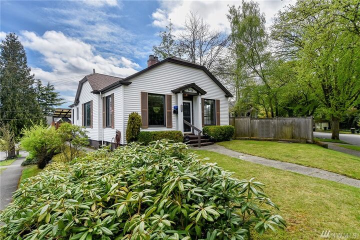 2458 5th Ave W  Seattle WA 98119 photo