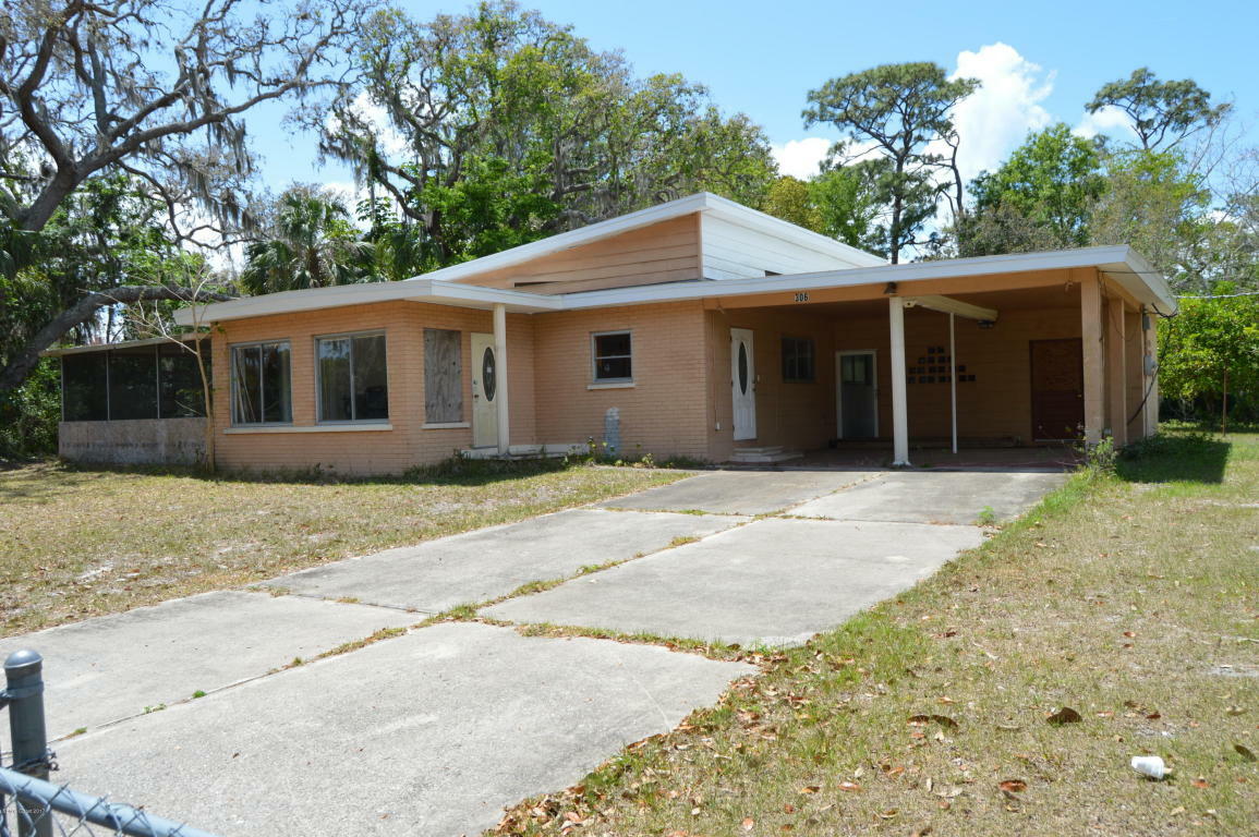 Property Photo:  306 Hillcrest Avenue  FL 32796 