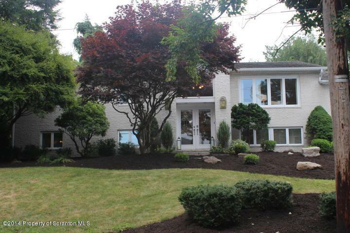 4369 Elmhurst Boulevard  Dunmore PA 18510 photo