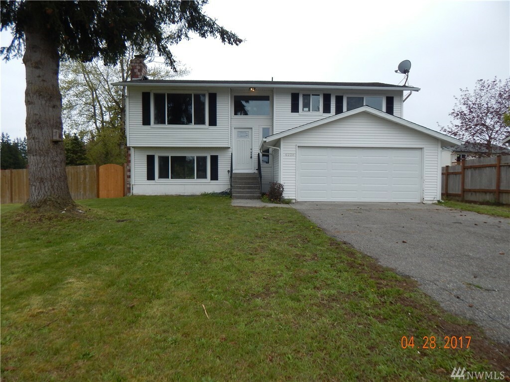 Property Photo:  4228 124th Place NE  WA 98271 