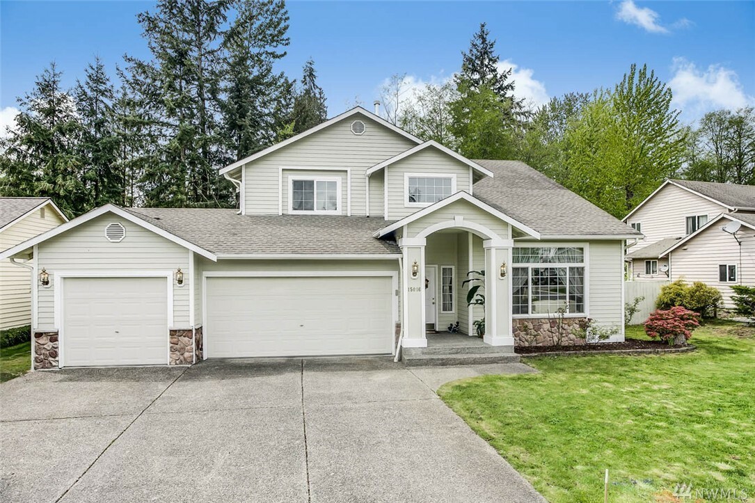 Property Photo:  15016 23rd Place W  WA 98087 