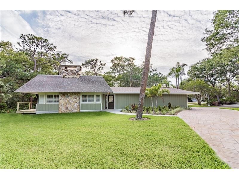 Property Photo:  2152 Cross Creek Way  FL 34698 