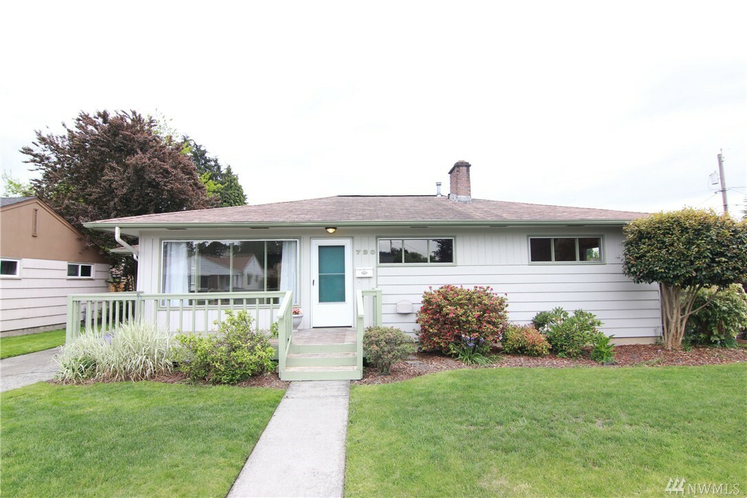 Property Photo:  720 Wood Ave  WA 98390 