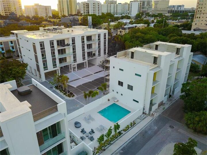 Property Photo: 614 S Rawls Avenue FL 34236
