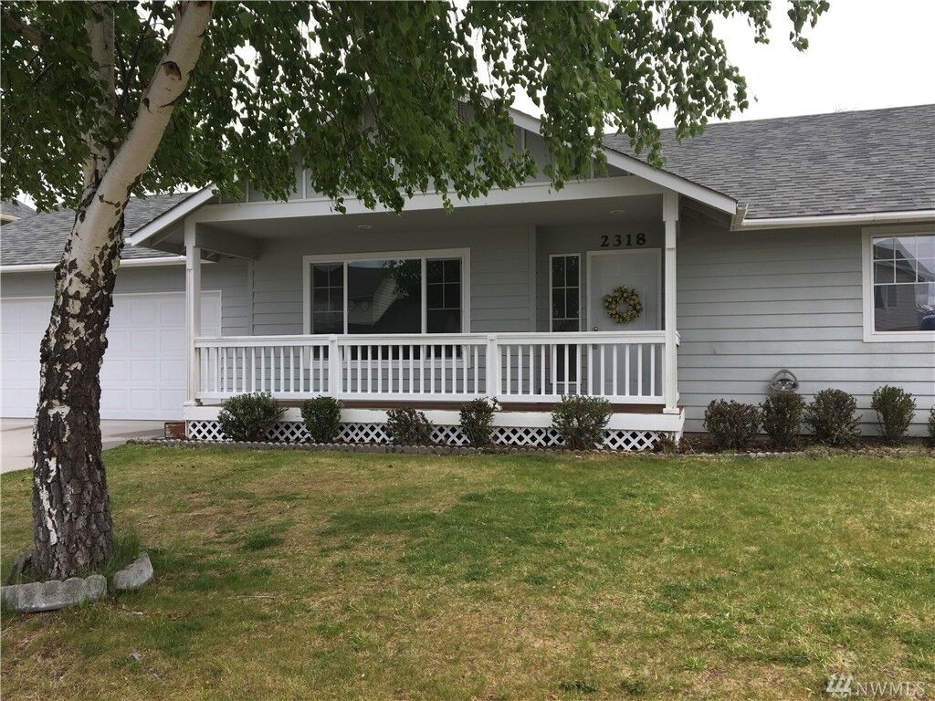 Property Photo:  2318 Veedol Dr  WA 98802 