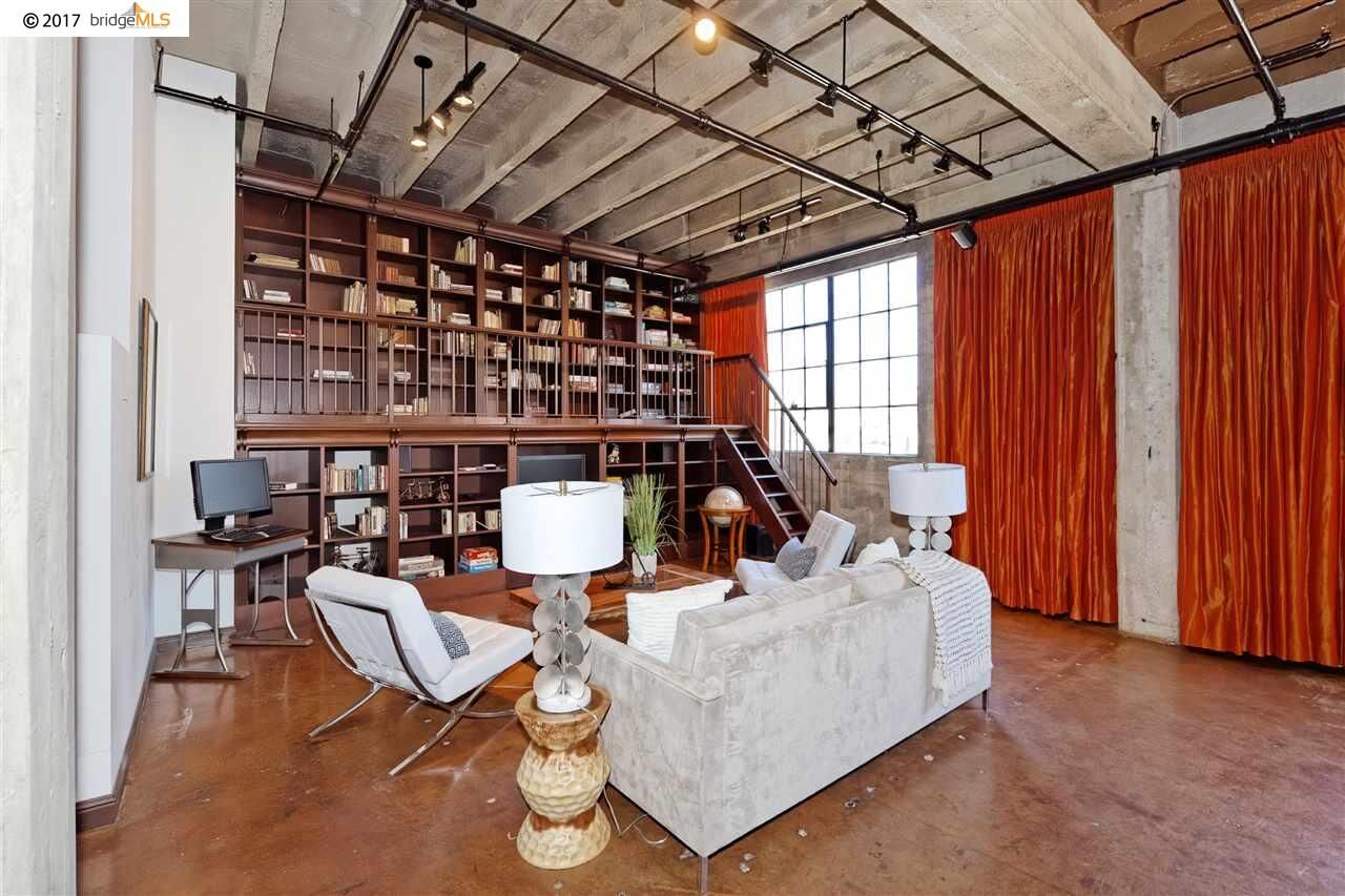 Property Photo:  247 4th St 402  CA 94607 
