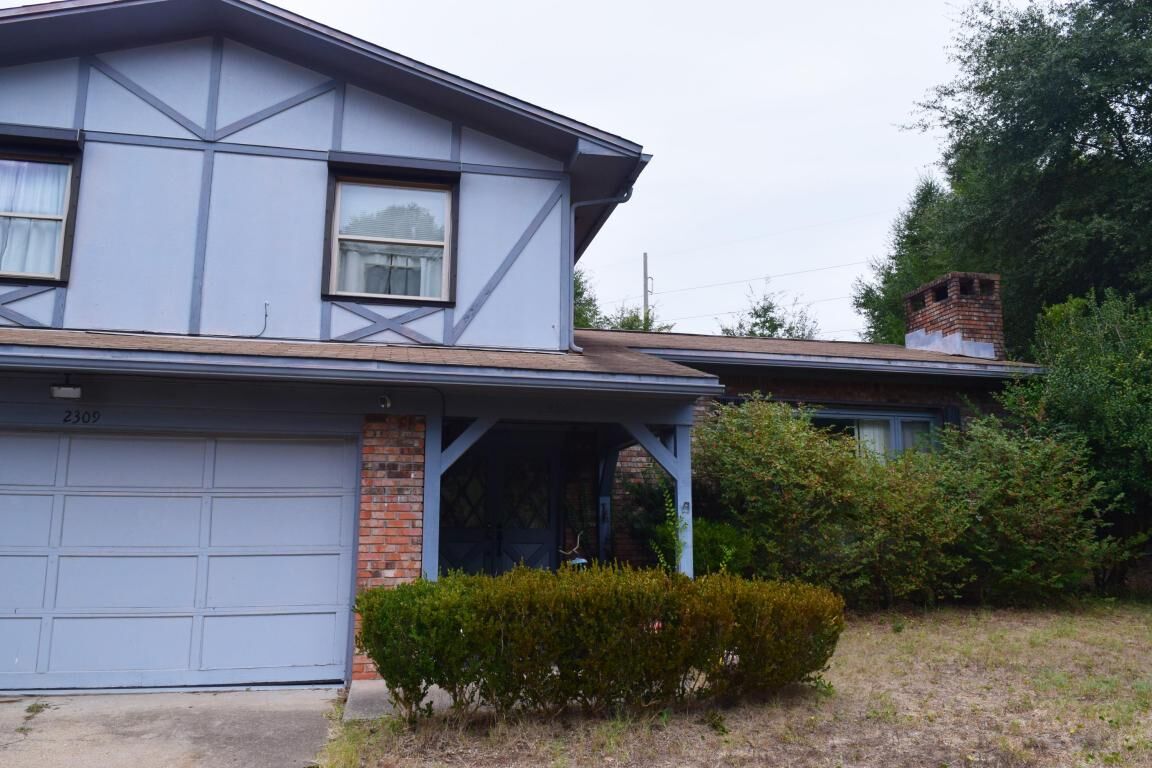Property Photo:  2309 Canal Drive  FL 32578 