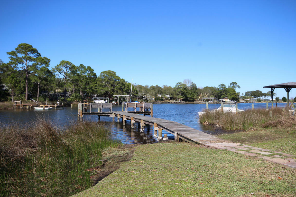 Property Photo:  66 NE Laurie Drive  FL 32548 