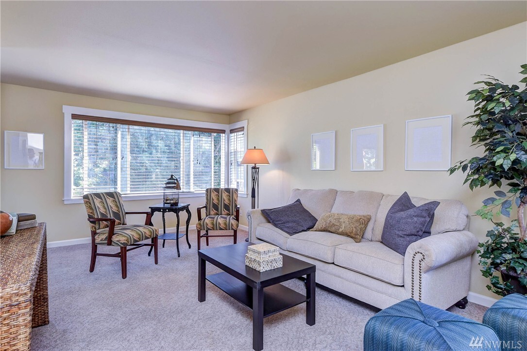 Property Photo: 747 Belmont Place E 303A WA 98102