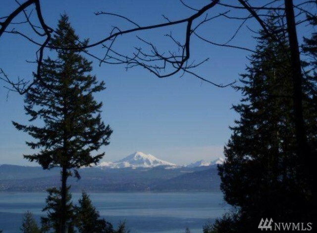 Property Photo:  3002 2998 Hales Passage Dr  WA 98262 