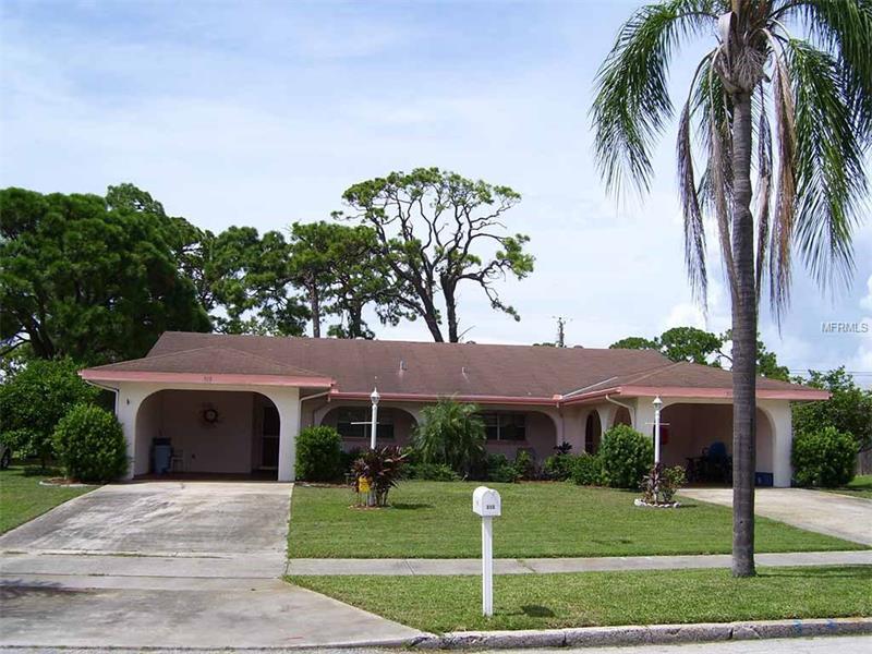 Property Photo: 315 Montgomery Avenue FL 34243