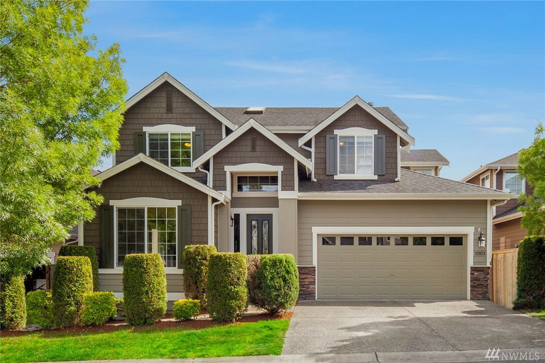 Property Photo: 12923 NE 200th Place WA 98072