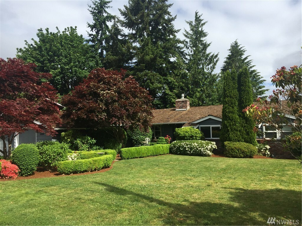 Property Photo:  8304 SE 62nd St  WA 98040 