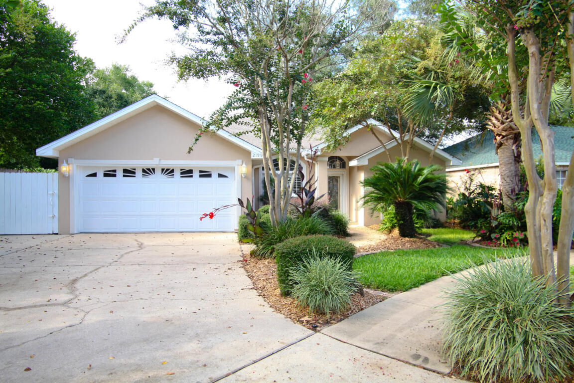 Property Photo: 2199 Topaz Court FL 32547