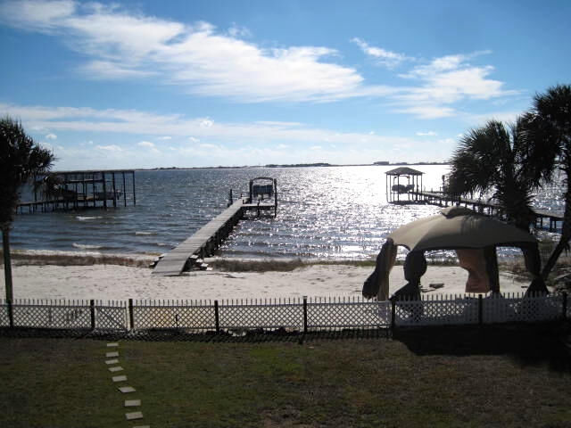 Property Photo:  146 Shoreline Drive  FL 32569 