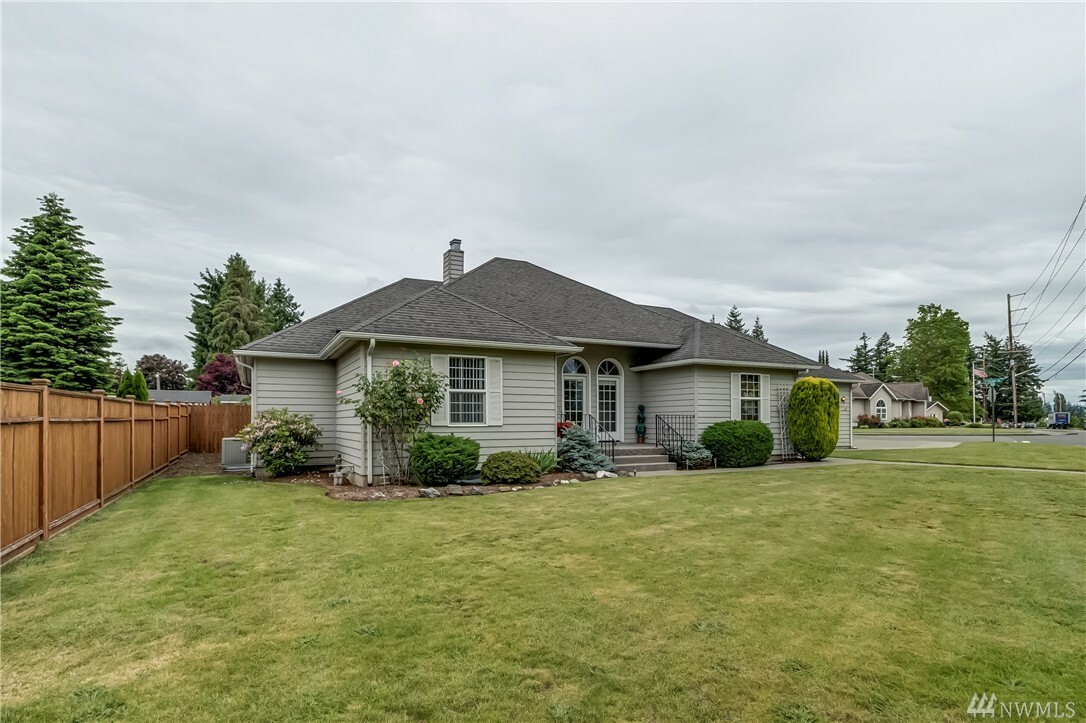 Property Photo: 201 S Garden Dr WA 98264
