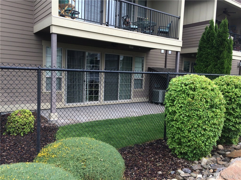 Property Photo:  1051 N Baker Ave 2-102  WA 98802 