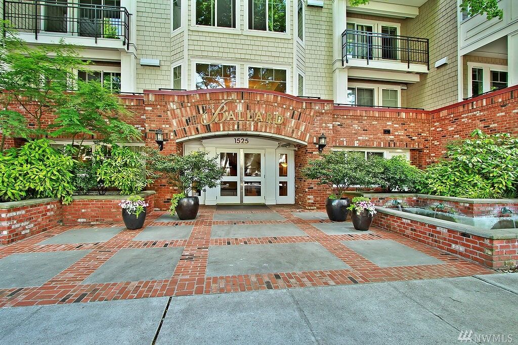 Property Photo: 1525 NW 57th St 330 WA 98107