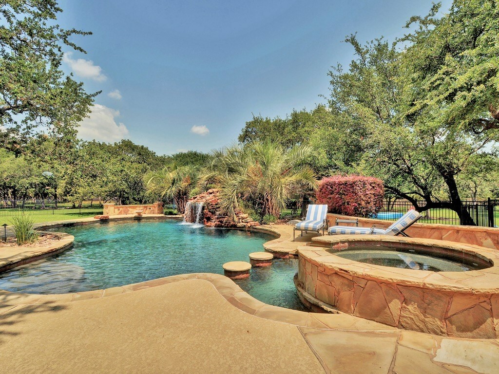 Property Photo:  1515 Shinnecock Hills Drive  TX 78628 