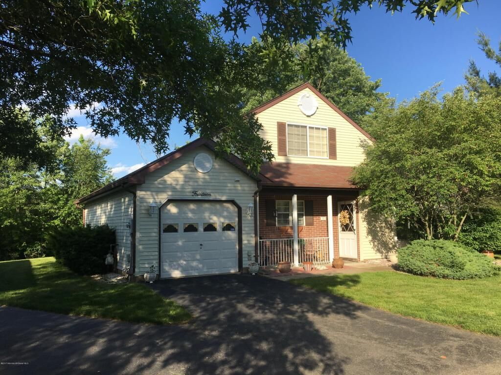 Property Photo:  14 Kingston Close  NJ 07728 