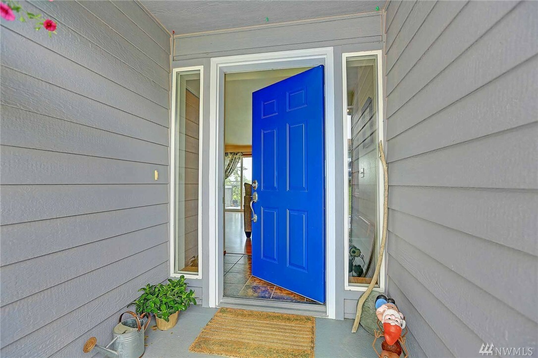 Property Photo:  535 Dan St  WA 98282 