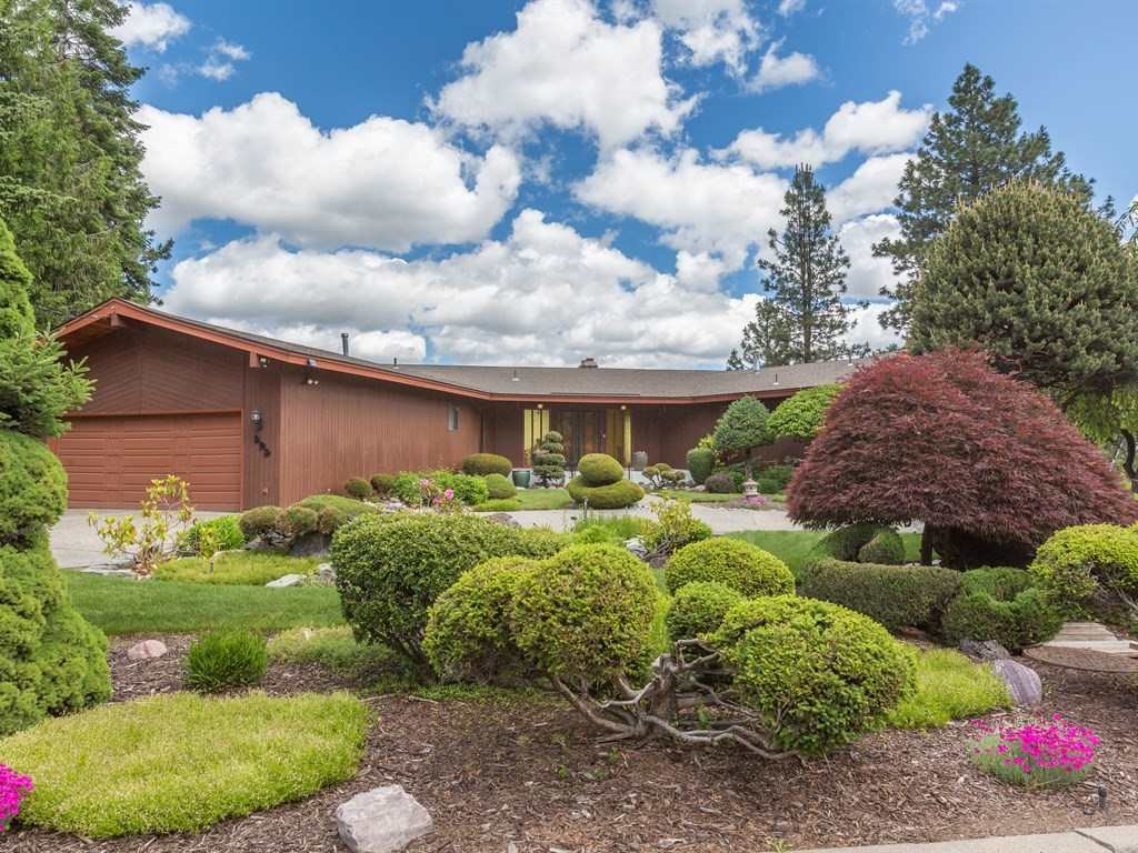 Property Photo:  909 S Azalea Dr  WA 99224 