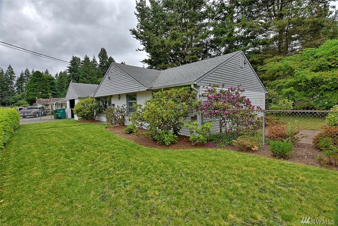 Property Photo:  23402 50th Ave W  WA 98043 