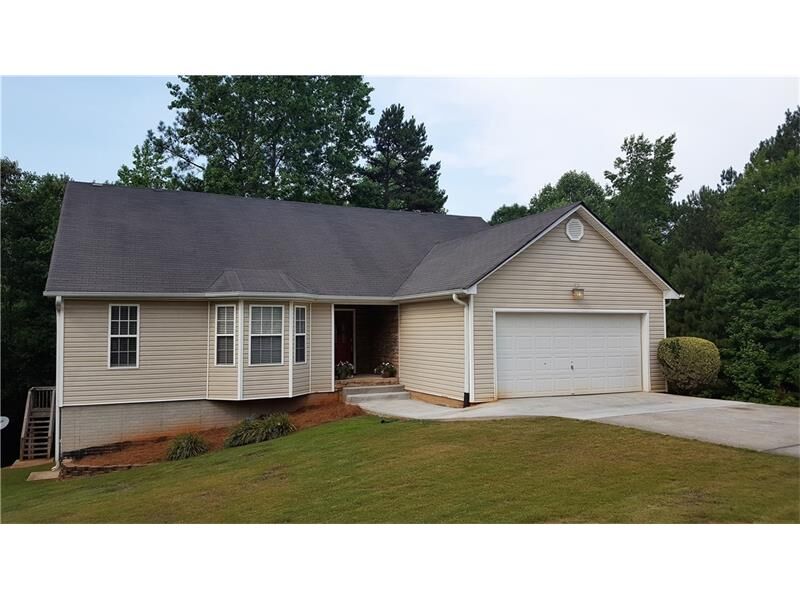 Property Photo: 70 Trelawney Trace 30016