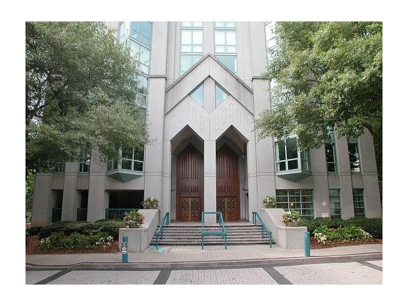 Property Photo: 2870 Pharr Court S 2805 30305