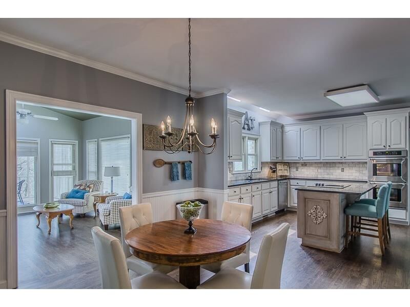 Property Photo:  320 Tynebrae Court   30075