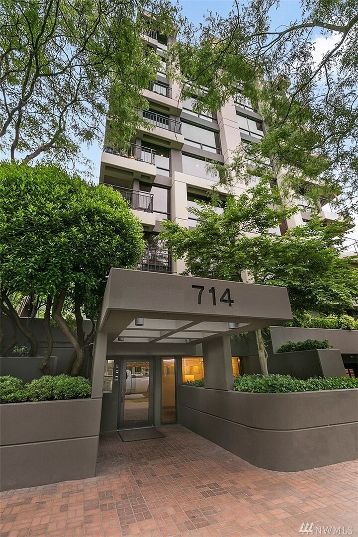 Property Photo:  714 Bellevue Ave E 301  WA 98102 