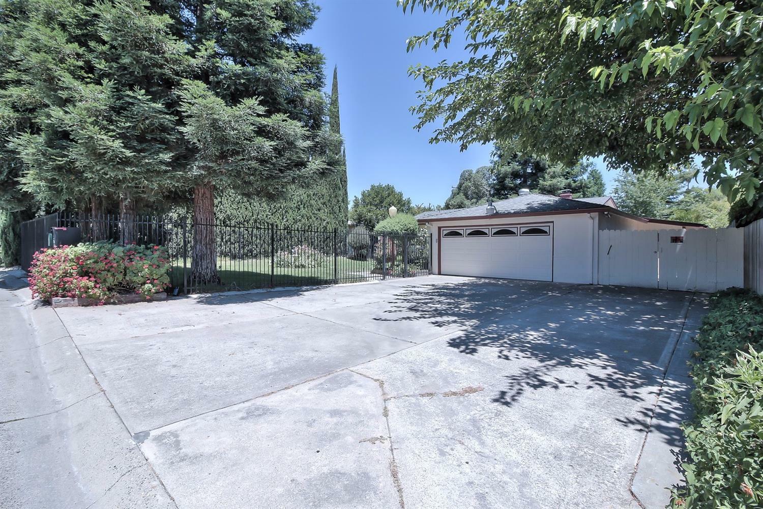 Property Photo:  6713 Lincoln Oaks Drive  CA 95628 