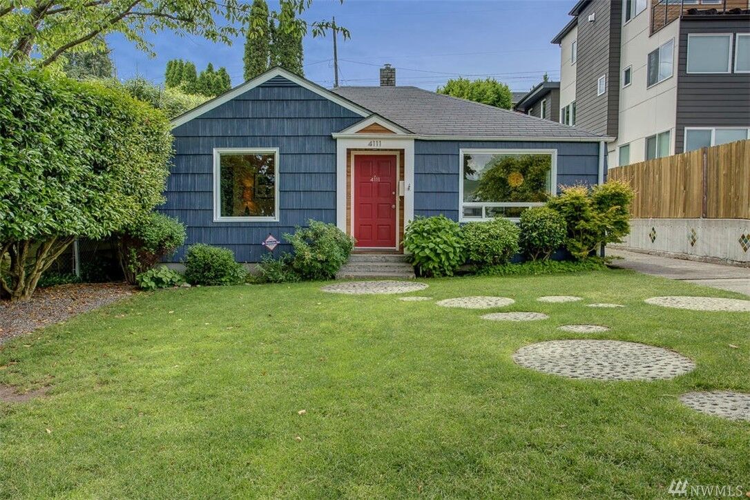 Property Photo:  4111 37th Ave SW  WA 98126 