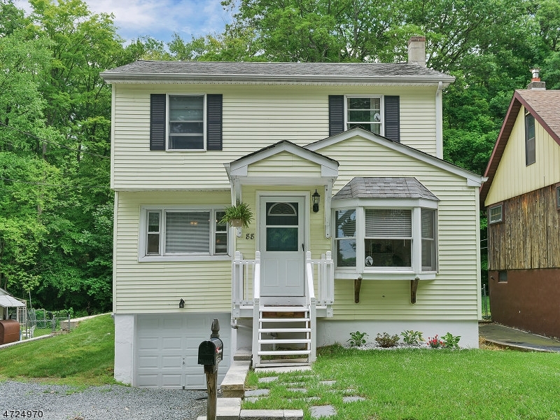 Property Photo:  88 North Cherry Road  NJ 07849 