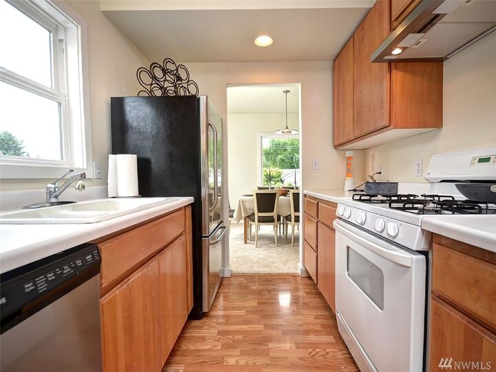 Property Photo: 11517 16th Ave NE WA 98125