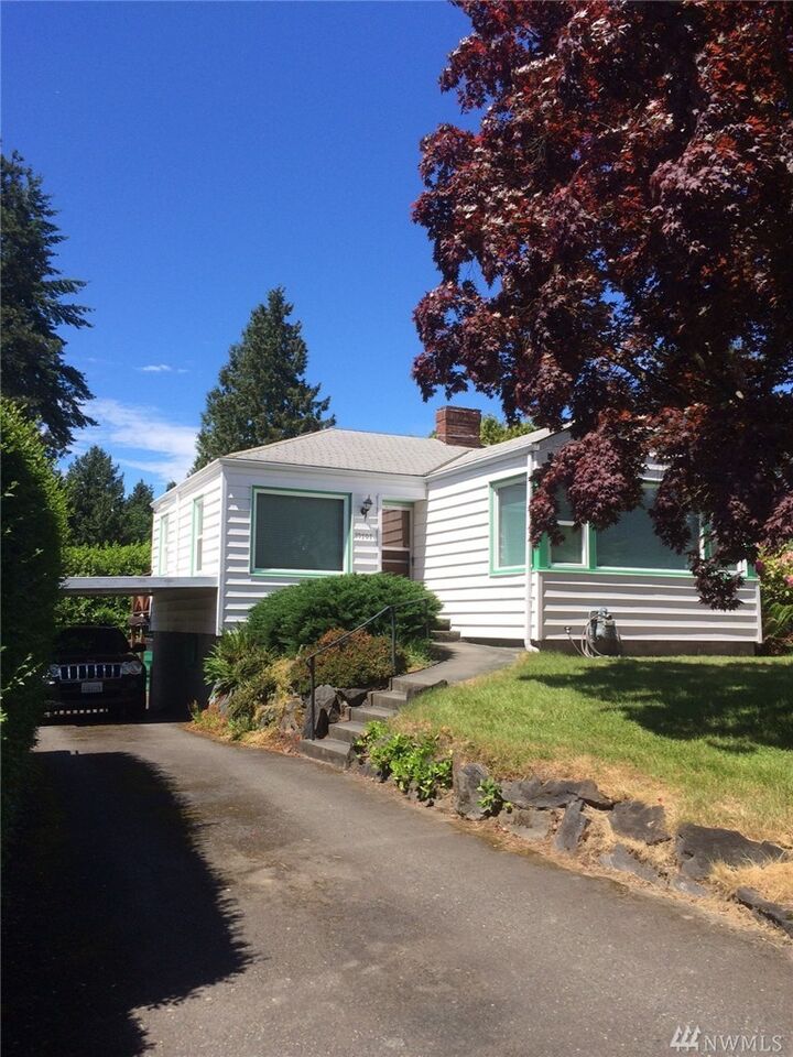 Property Photo:  10707 15th Ave NE  WA 98125 