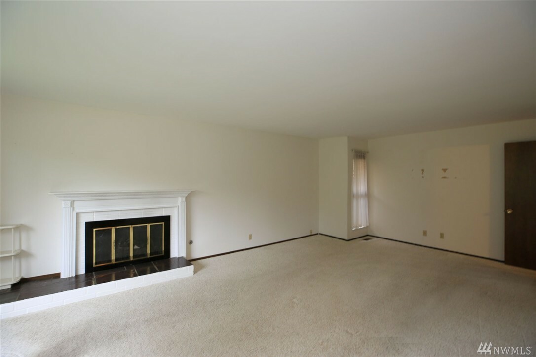 Property Photo: 12815 SE 7th Place WA 98005