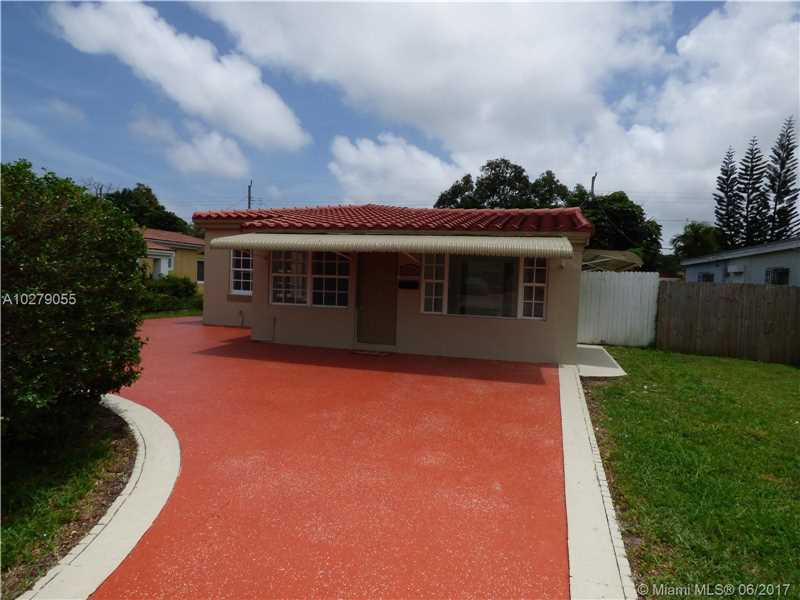 Property Photo: 1574 NE 180th St FL 33162