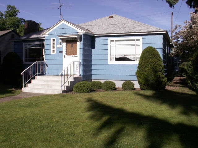 Property Photo:  4727 N Adams St  WA 99205 