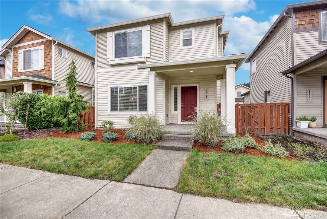 Property Photo: 4240 Pike Street NE WA 98002
