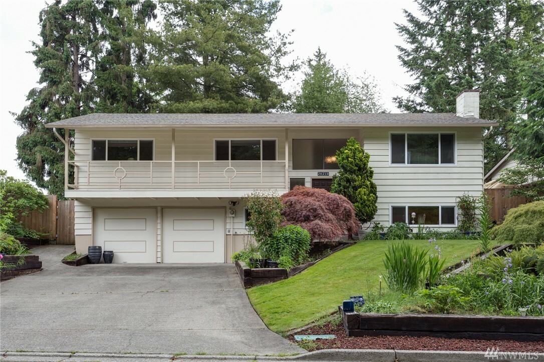 Property Photo:  20210 60th Place NE  WA 98028 