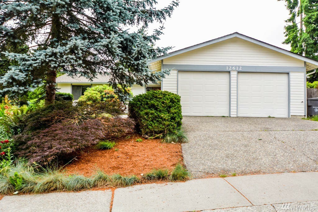 Property Photo:  12612 NE 113th Ct  WA 98033 