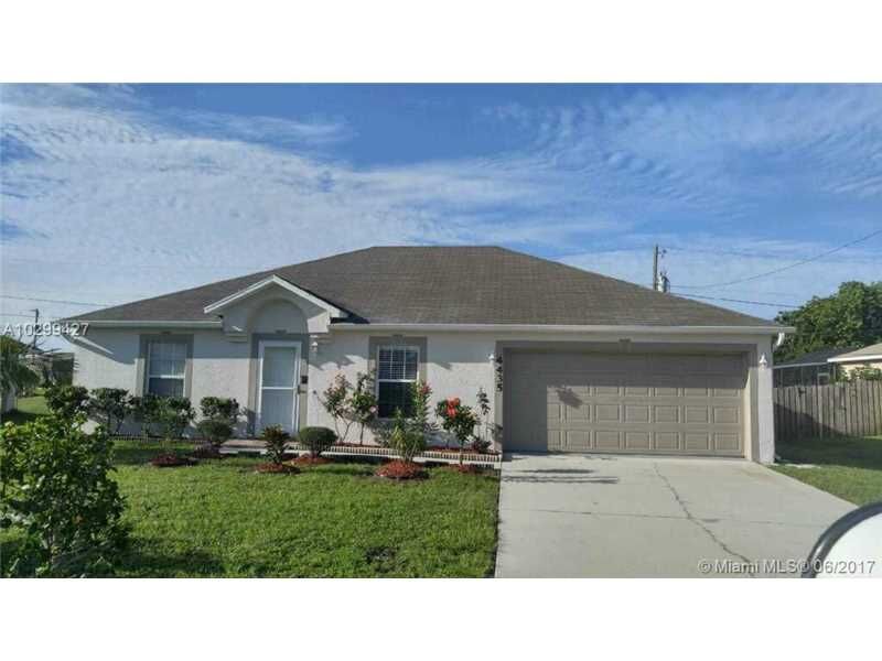 Property Photo: 4435 SW Gagnon Rd FL 34953