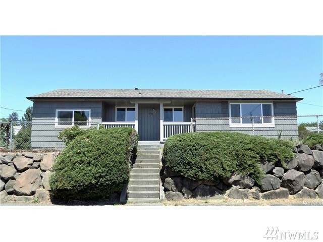 Property Photo:  1751 S 25th St  WA 98405 