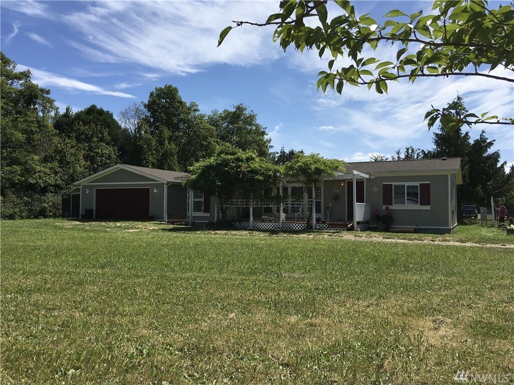 Property Photo: 300 Serpentine Rd WA 98382