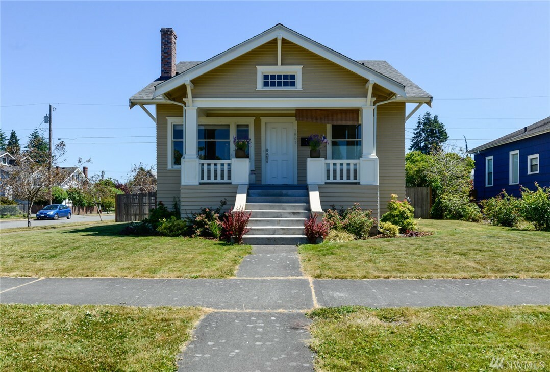 Property Photo:  1801 Virginia Ave  WA 98201 