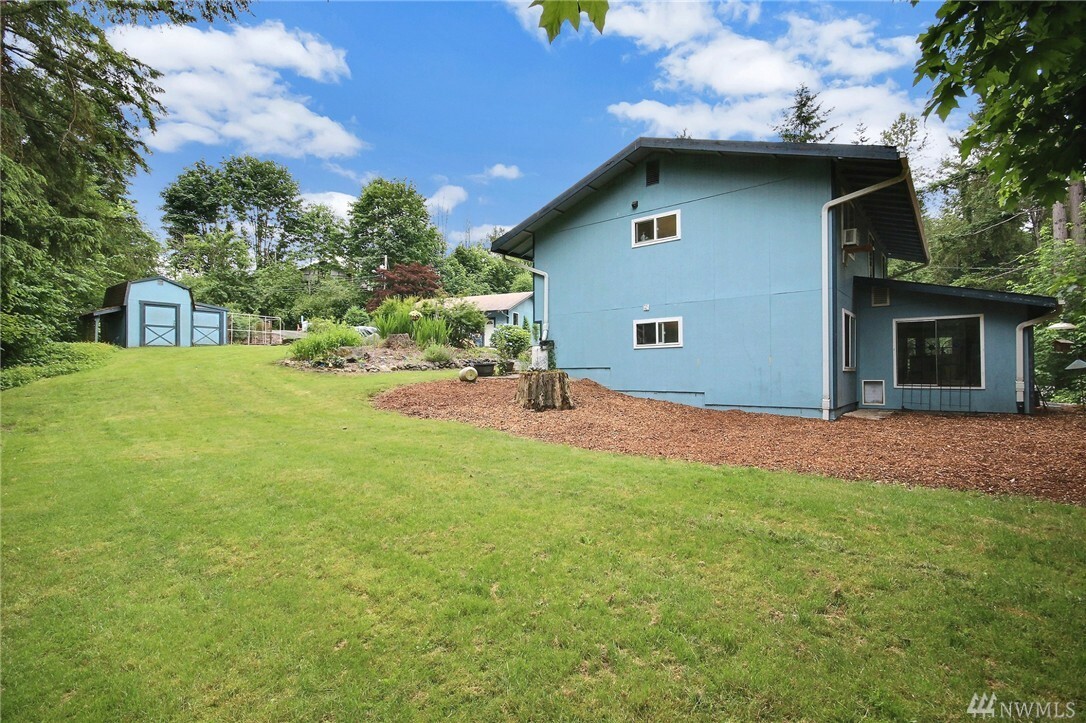 Property Photo:  15205 207th Place SE  WA 98059 