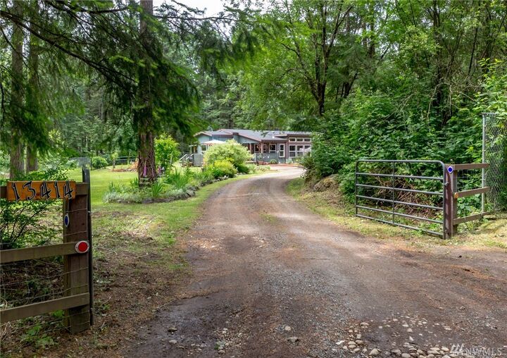 Property Photo: 13414 Glenwood Rd SW WA 98367