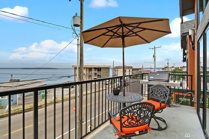 Property Photo:  3638 Beach Dr SW B  WA 98116 